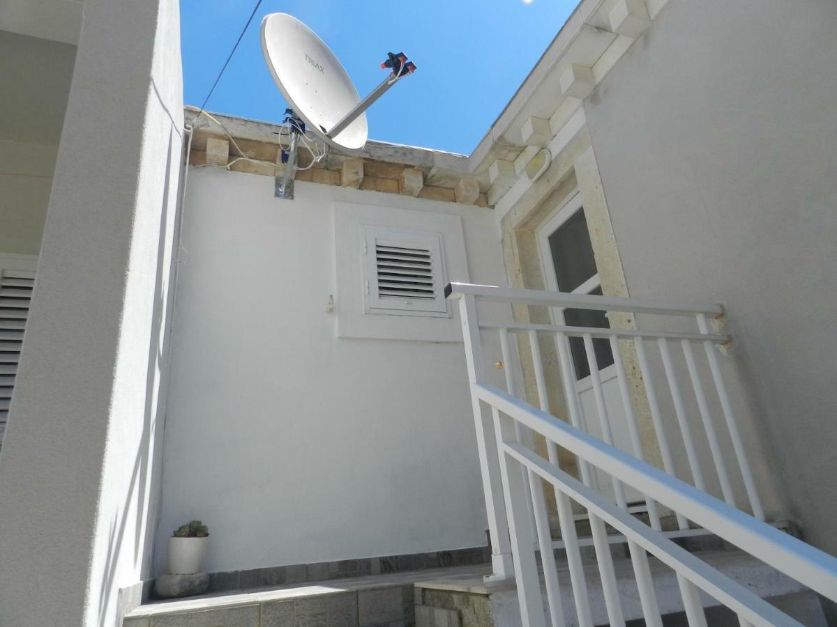 Apartment Eli Lumbarda Exterior photo
